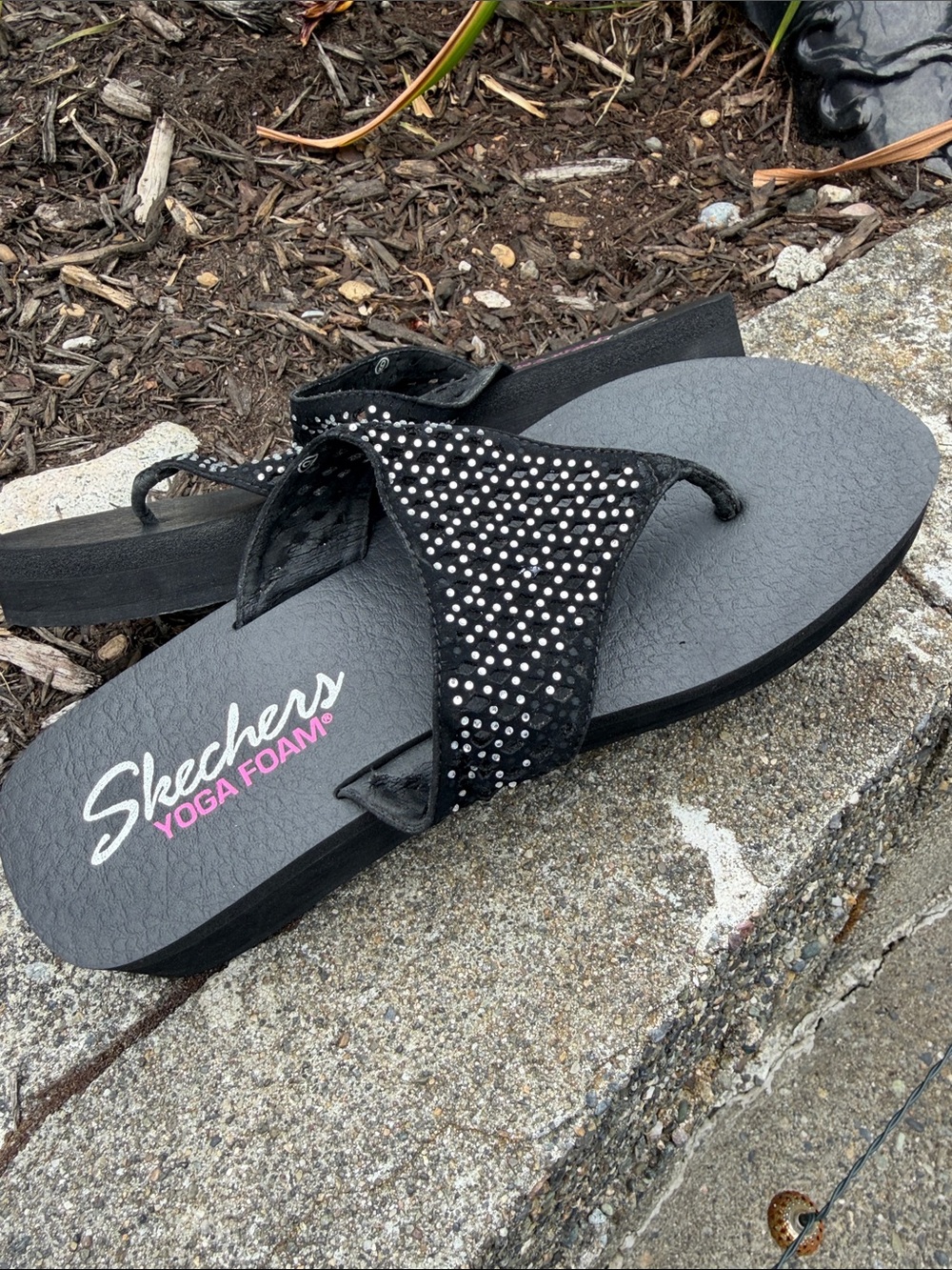 Skechers Black Rhinestone Yoga Foam Slide Sandals SZ 9.